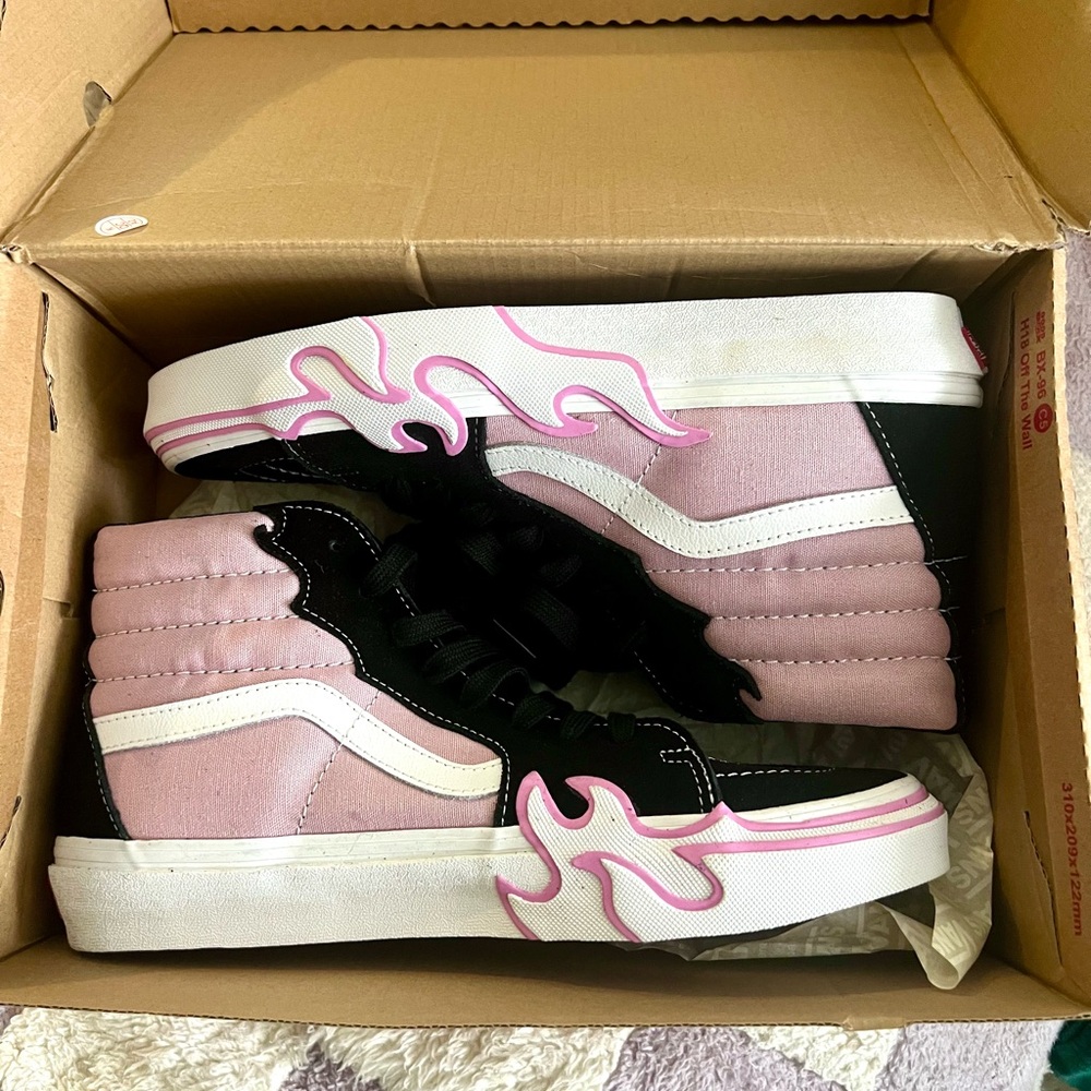 VANS Sk8 HI FLAME HI TOPS Never worn women’s 9 men’s 7.5 high tops with flame - Picture 3 of 5